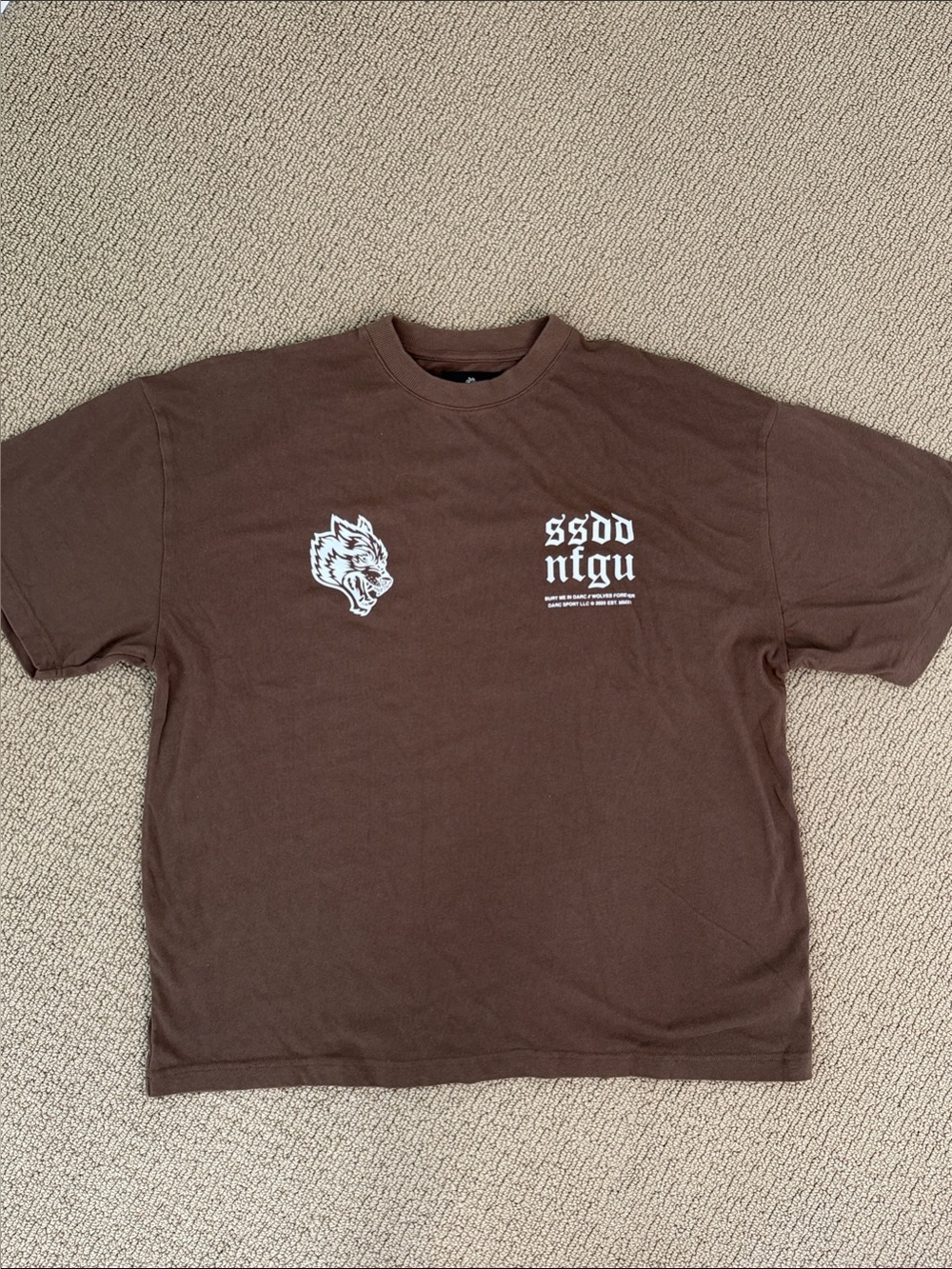 Darc Sport Brown Short Sleeve Graphic Tee with White Wolf Motif